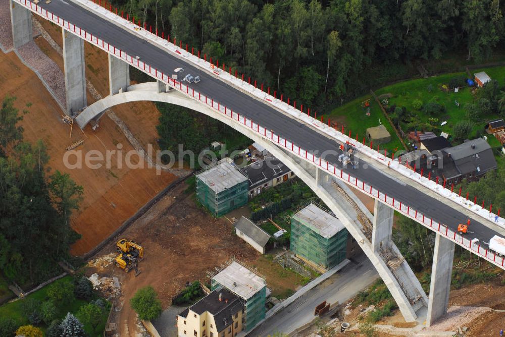 Aue from the bird's eye view: Blick auf die Baustelle der Talbrücke / Brücke Alberoda. Über die Brücke führt die Schnellstraße 255 / Autobahnzubringer A72.