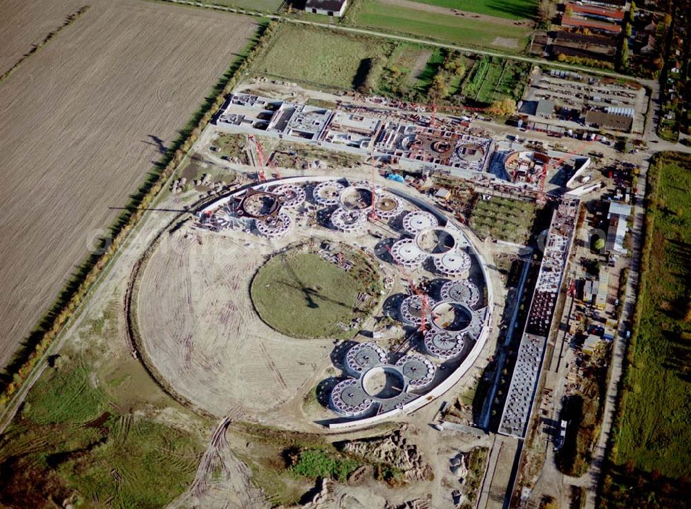 Berlin - Falkenberg (Hohenschönhausen) from the bird's eye view: Baustelle des Tierheimes Falkenberg an der Dorfstraße / Ahrensfelder Chaussee in Falkenberg (Berlin - Hohenschönhausen).