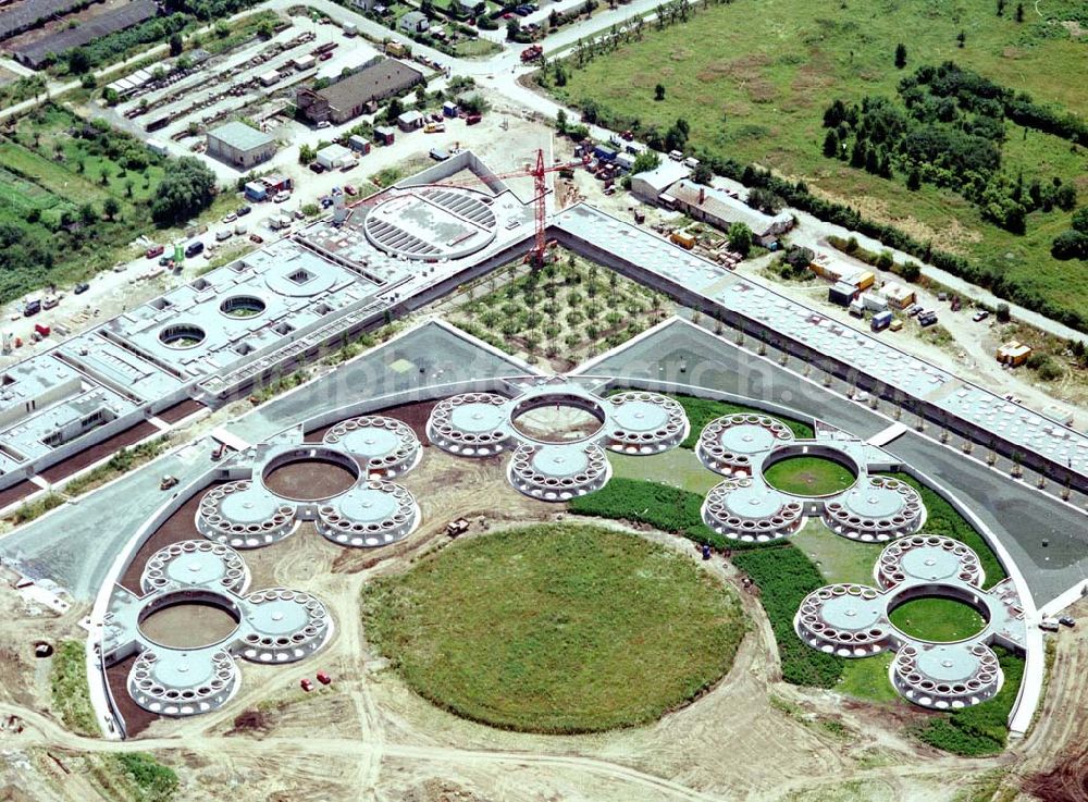 Berlin - Falkenberg from the bird's eye view: Baustelle des Tierheimes Falkenberg an der Dorfstraße / Ahrensfelder Chaussee in Falkenberg (Berlin - Hohenschönhausen).