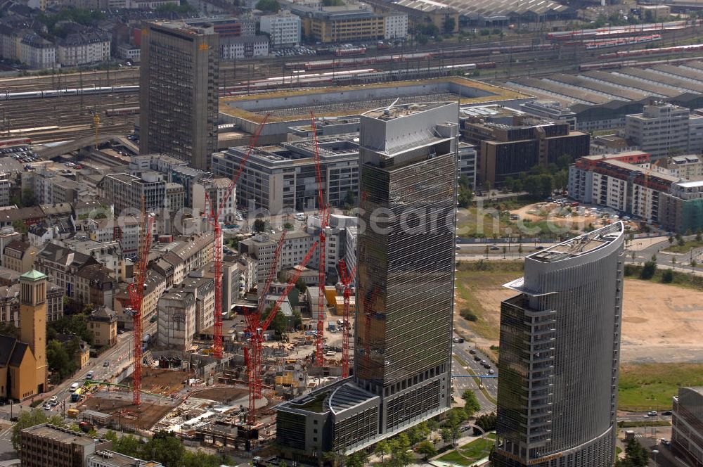 Aerial image Frankfurt am Main - Blick auf die Baustelle des Tower 185 und die Kastor und Pollux-Hochhäuser im Stadtzentrum von Frankfurt am Main in Hessen. Auf der Friedrich-Ebert-Anlage entsteht bis voraussichtlich Ende 2011 ein 186 Meter hoher Bürohaus-Neubau. Bauherr: Vivico Real Estate, Jörg Werner, Hedderichstraße 55-57, 60594 Frankfurt / Main, +49 (0) 69 76 80 67 24,