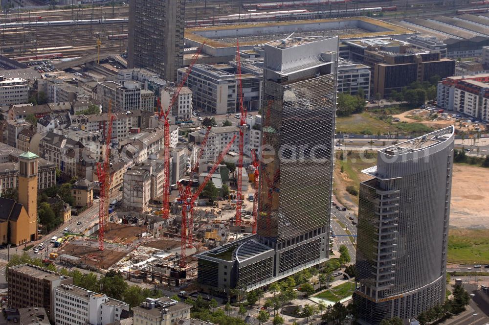 Aerial photograph Frankfurt am Main - Blick auf die Baustelle des Tower 185 und die Kastor und Pollux-Hochhäuser im Stadtzentrum von Frankfurt am Main in Hessen. Auf der Friedrich-Ebert-Anlage entsteht bis voraussichtlich Ende 2011 ein 186 Meter hoher Bürohaus-Neubau. Bauherr: Vivico Real Estate, Jörg Werner, Hedderichstraße 55-57, 60594 Frankfurt / Main, +49 (0) 69 76 80 67 24,