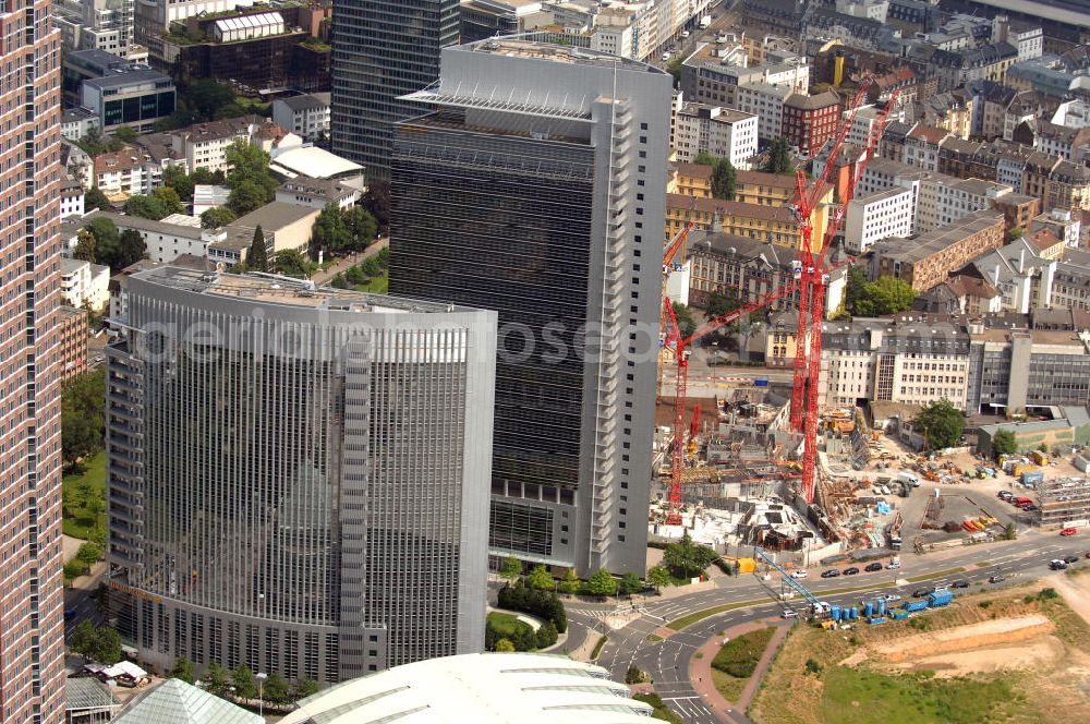 Frankfurt am Main from the bird's eye view: Blick auf die Kastor und Pollux-Hochhäuser, die Baustelle des Tower 185 und den Messeturm im Stadtzentrum von Frankfurt am Main in Hessen. Auf der Friedrich-Ebert-Anlage entsteht bis voraussichtlich Ende 2011 ein 186 Meter hoher Bürohaus-Neubau, der Tower 185 heißen soll. Bauherr: Vivico Real Estate, Jörg Werner, Hedderichstraße 55-57, 60594 Frankfurt / Main, +49 (0) 69 76 80 67 24,