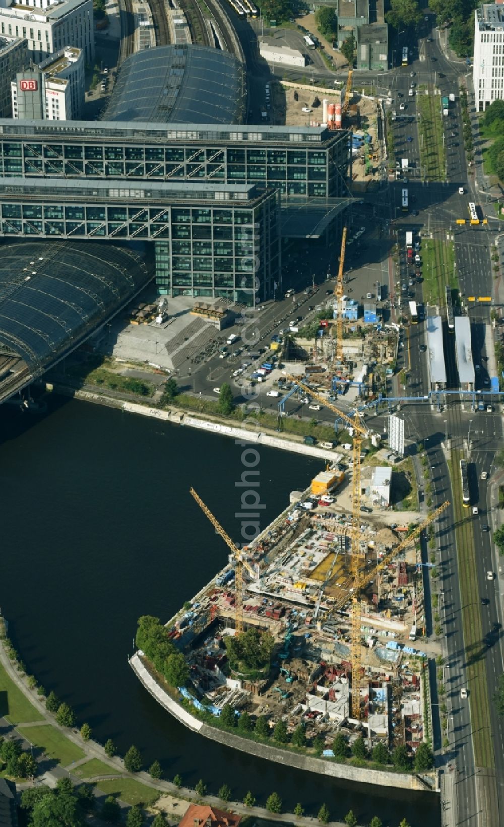 Berlin from above - Construction site with tunnel guide for the route S 21 Excavation B and tunnel construction in building complex along the Invalidenstrasse in the district Moabit in Berlin, Germany