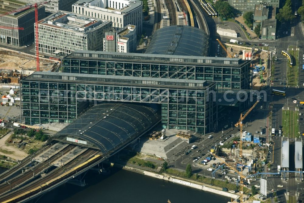 Aerial image Berlin - Construction site with tunnel guide for the route S 21 Excavation B and tunnel construction in building complex along the Invalidenstrasse in the district Moabit in Berlin, Germany