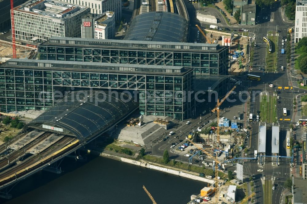 Aerial photograph Berlin - Construction site with tunnel guide for the route S 21 Excavation B and tunnel construction in building complex along the Invalidenstrasse in the district Moabit in Berlin, Germany