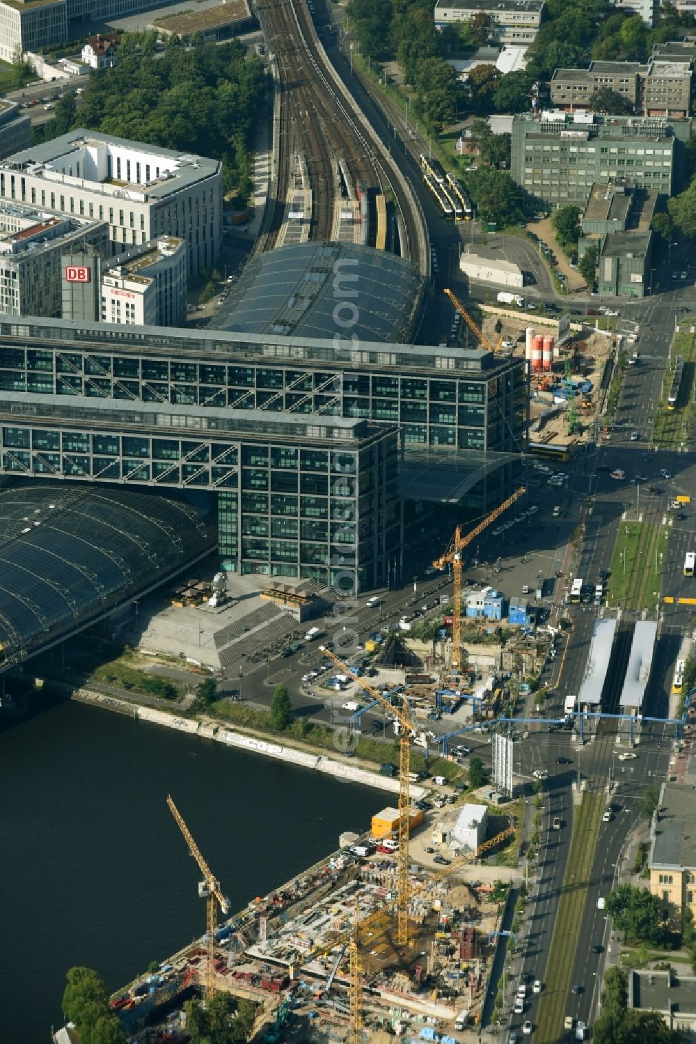 Berlin from above - Construction site with tunnel guide for the route S 21 Excavation B and tunnel construction in building complex along the Invalidenstrasse in the district Moabit in Berlin, Germany