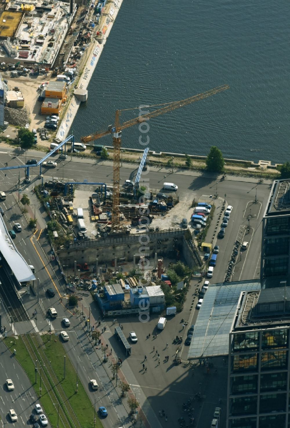 Aerial photograph Berlin - Construction site with tunnel guide for the route S 21 Excavation B and tunnel construction in building complex along the Invalidenstrasse in the district Moabit in Berlin, Germany