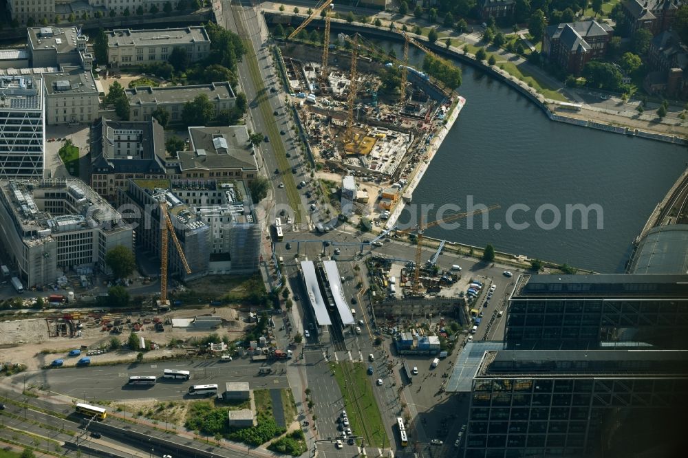 Berlin from the bird's eye view: Construction site with tunnel guide for the route S 21 Excavation B and tunnel construction in building complex along the Invalidenstrasse in the district Moabit in Berlin, Germany