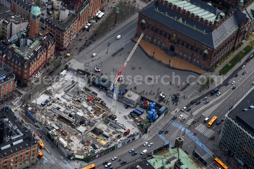 Kopenhagen from the bird's eye view: Construction site with tunnel guide for the route of Metro - station on Radhuspladsen in Copenhagen in Denmark