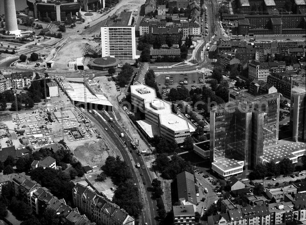 Düsseldorf from above - Construction site with tunnel guide for the route of Rheinufertunnel in Duesseldorf in the state North Rhine-Westphalia, Germany