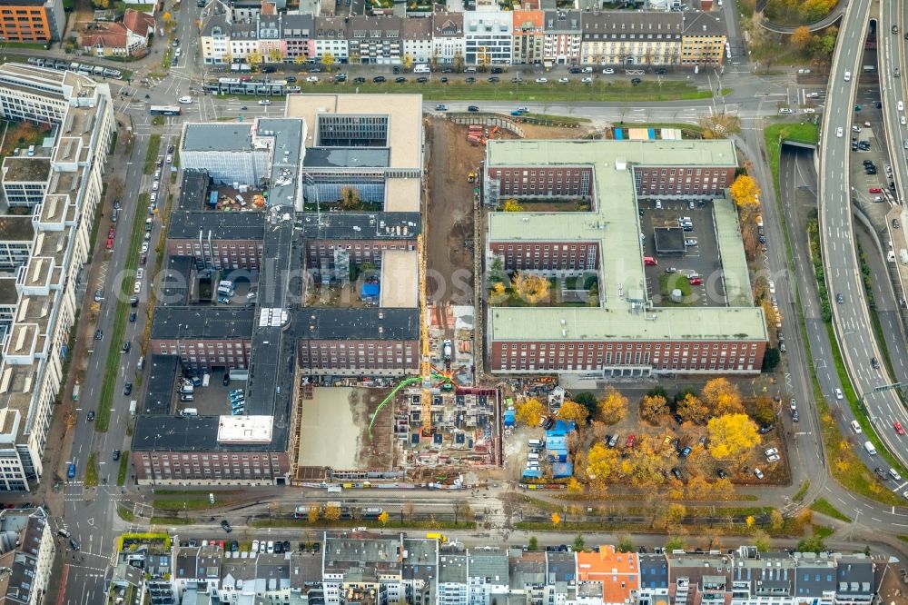 Aerial photograph Düsseldorf - Redevelopment works at the police department and ministry for Bauen und Wohnen on Hubertusstrasse in Duesseldorf in the state of North Rhine-Westphalia