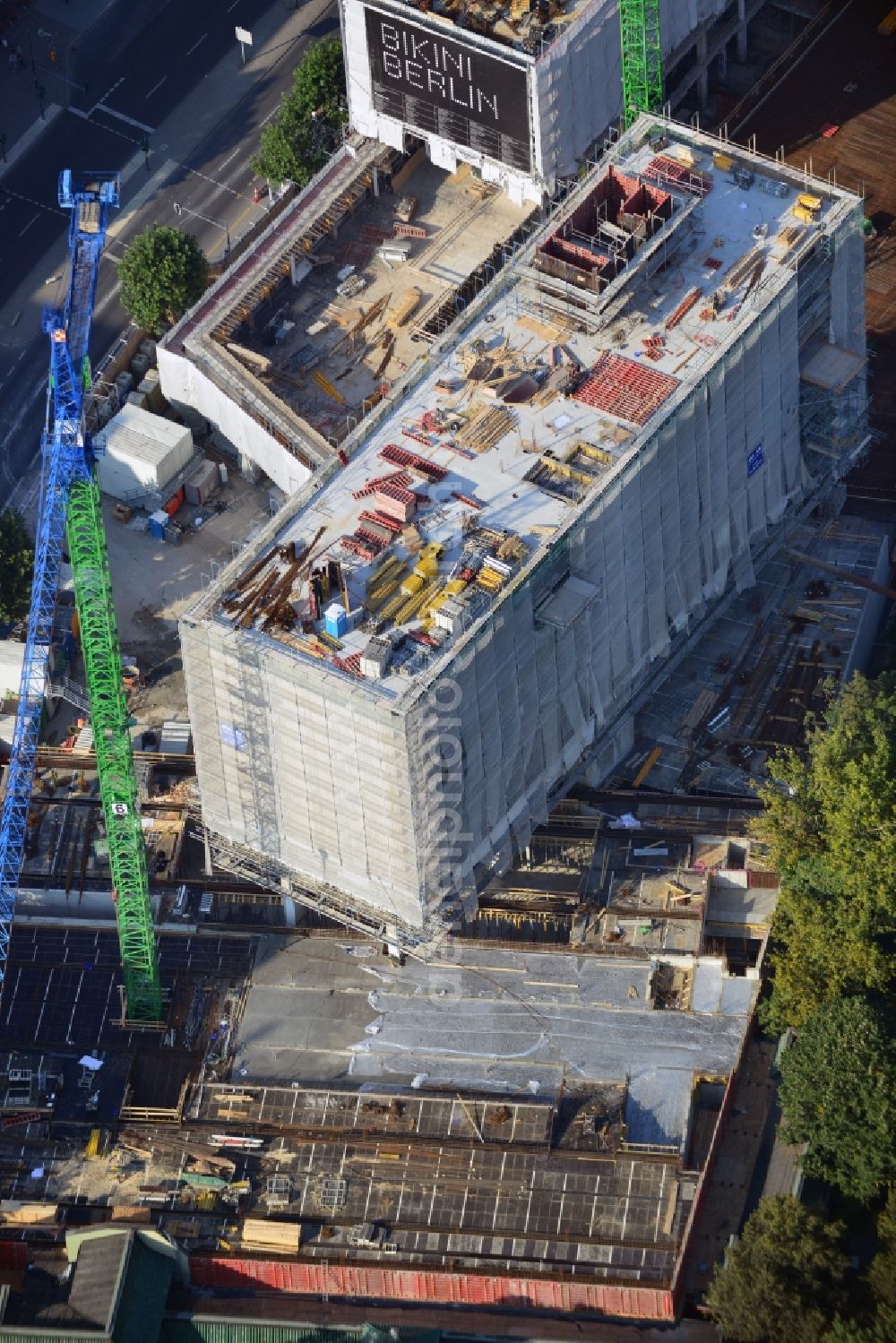 Aerial image Berlin - View at the conversion and expansion construction site of the architectural ensemble Bikinihaus in the Budapester street in the district Charlottenburg in Berlin