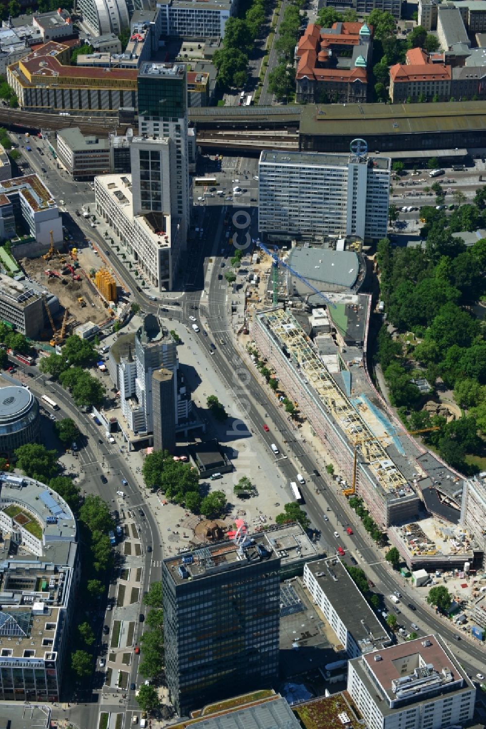 Aerial photograph Berlin - View at the conversion and expansion construction site of the architectural ensemble Bikinihaus in the Budapester street in the district Charlottenburg in Berlin