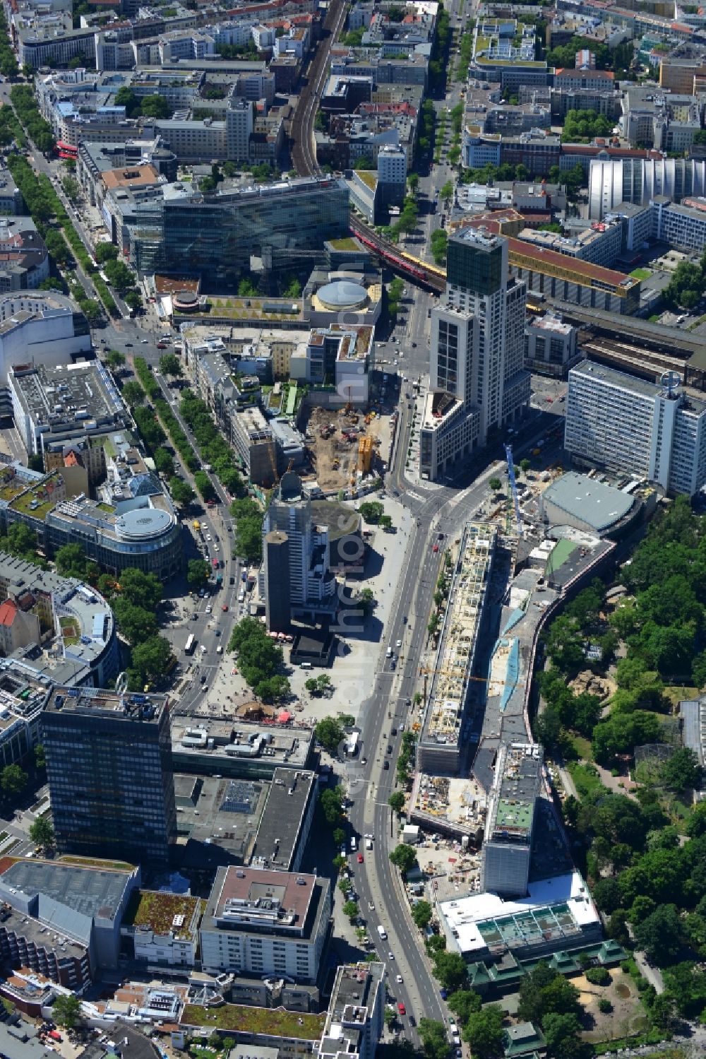 Aerial image Berlin - View at the conversion and expansion construction site of the architectural ensemble Bikinihaus in the Budapester street in the district Charlottenburg in Berlin