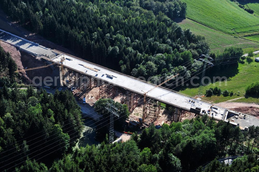 Aerial photograph Uslar - Baustelle der neuen Umgehungsstraße / Bundesstraße B241 mit neuen Brückenbauwerken / Talbrücke Volpriehausen nahe Uslar in Niedersachsen. Ein Projekt der EUROVIA. Construction site of the new circuitous road B241 with new bidges / viaduct Volpriehausen in the near of Uslar in Lower Saxony.