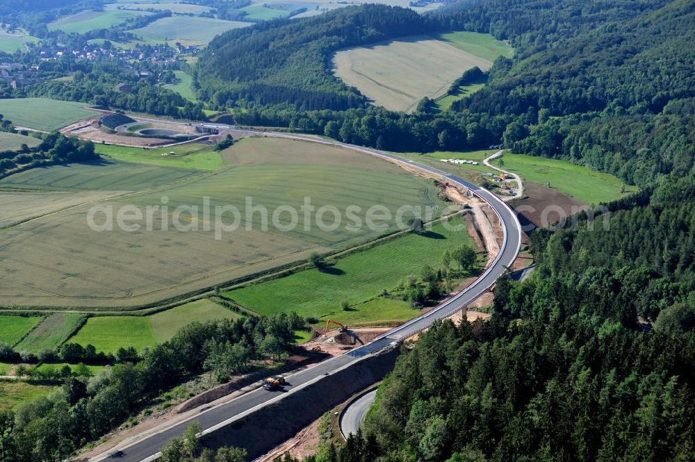 Uslar from the bird's eye view: Baustelle der neuen Umgehungsstraße / Bundesstraße B241 mit neuen Brückenbauwerken / Talbrücke Volpriehausen nahe Uslar in Niedersachsen. Ein Projekt der EUROVIA. Construction site of the new circuitous road B241 with new bidges / viaduct Volpriehausen in the near of Uslar in Lower Saxony.