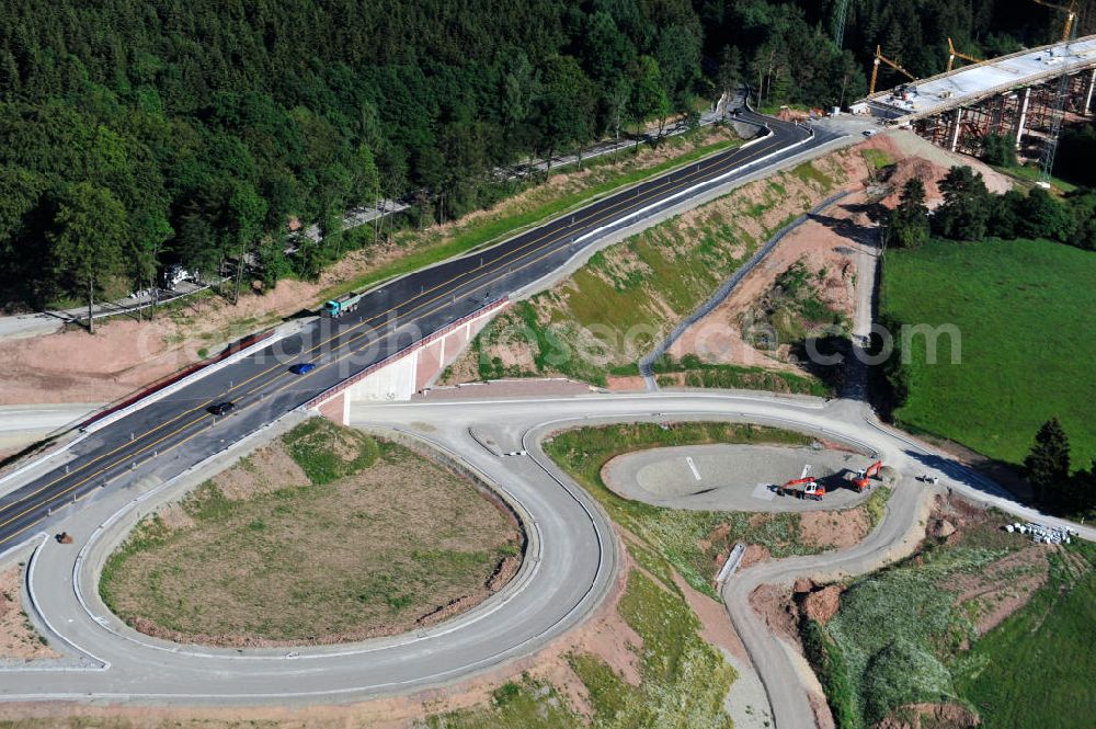 Uslar from the bird's eye view: Baustelle der neuen Umgehungsstraße / Bundesstraße B241 mit neuen Brückenbauwerken / Talbrücke Volpriehausen nahe Uslar in Niedersachsen. Ein Projekt der EUROVIA. Construction site of the new circuitous road B241 with new bidges / viaduct Volpriehausen in the near of Uslar in Lower Saxony.