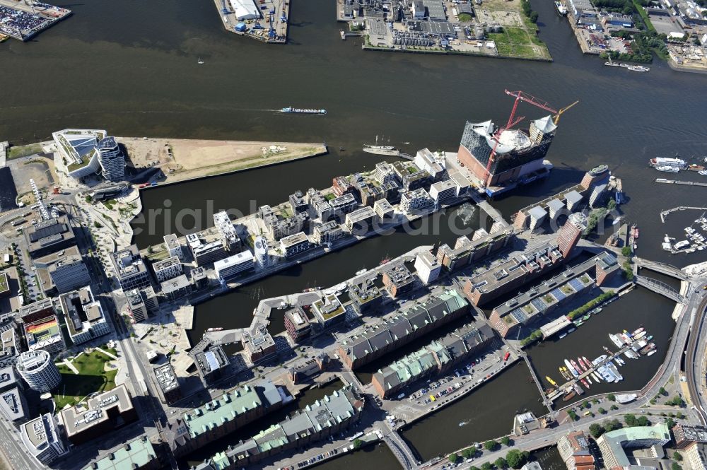 Aerial image Hamburg - View the construction site of the Elbe Philharmonic Hall Hamburg. The Elbe Philharmonic Hall Hamburg ist built on the port city of Hamburg