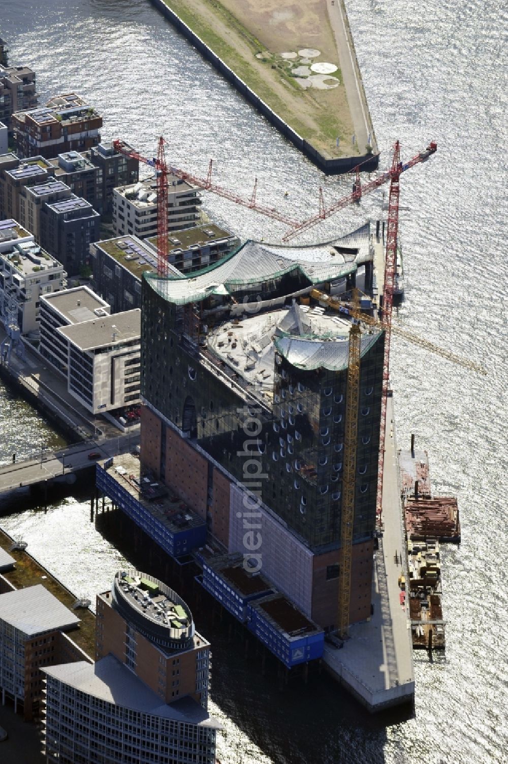 Hamburg from above - View the construction site of the Elbe Philharmonic Hall Hamburg. The Elbe Philharmonic Hall Hamburg ist built on the port city of Hamburg