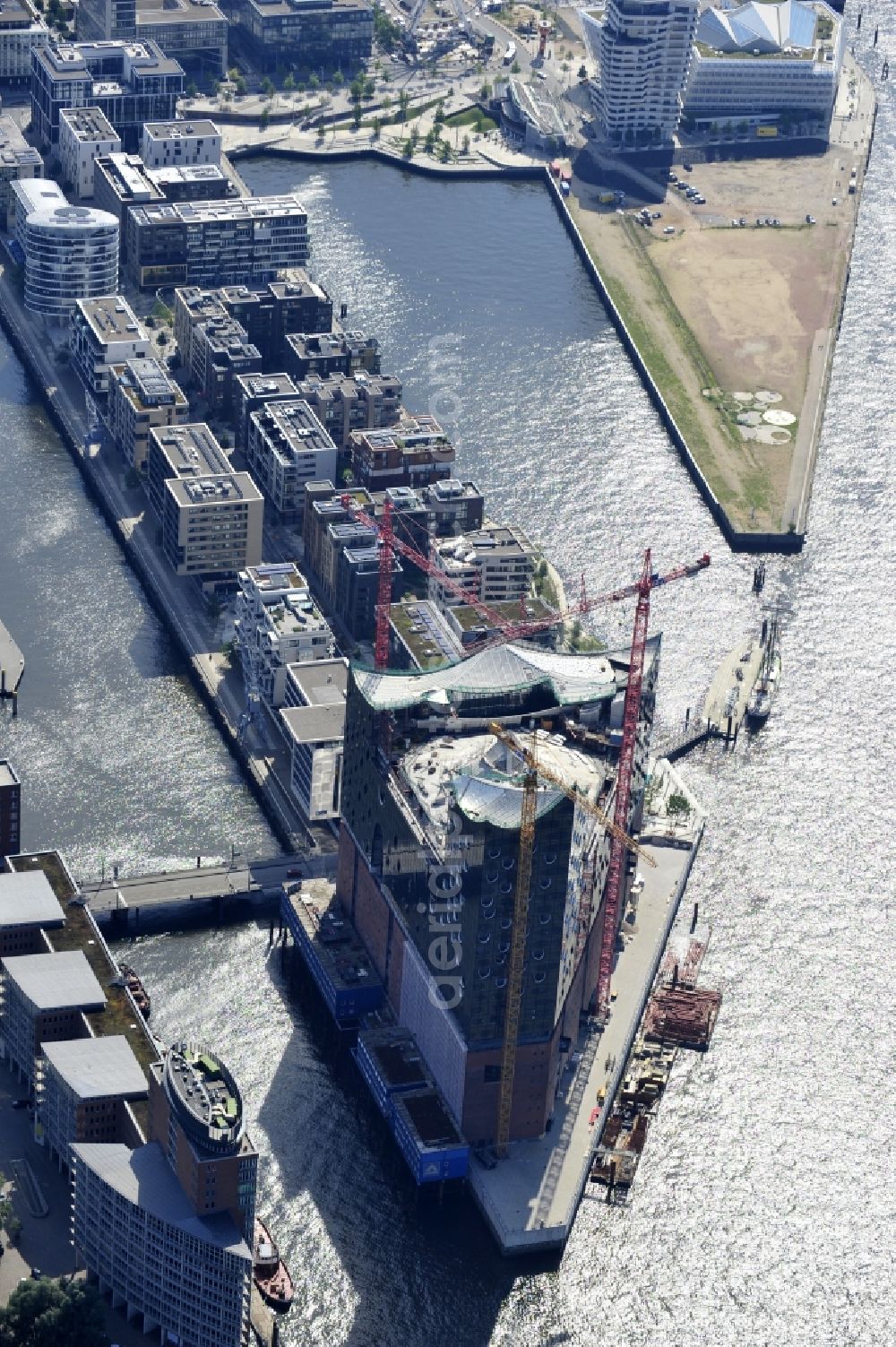 Hamburg from above - View the construction site of the Elbe Philharmonic Hall Hamburg. The Elbe Philharmonic Hall Hamburg ist built on the port city of Hamburg