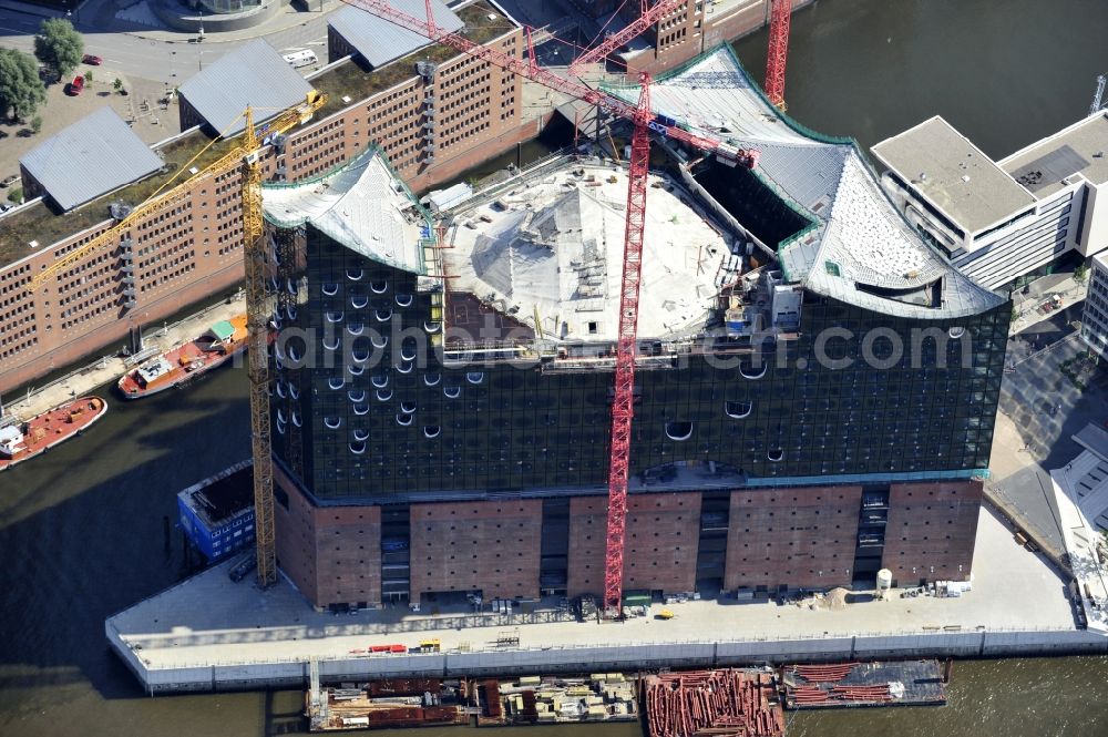 Aerial photograph Hamburg - View the construction site of the Elbe Philharmonic Hall Hamburg. The Elbe Philharmonic Hall Hamburg ist built on the port city of Hamburg