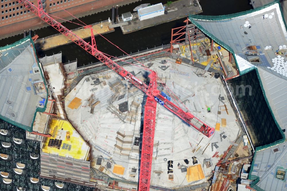 Hamburg from the bird's eye view: View the construction site of the Elbe Philharmonic Hall Hamburg. The Elbe Philharmonic Hall Hamburg ist built on the port city of Hamburg