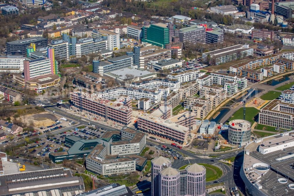 Essen from above - Construction site for the office building of Funke Media Group on Berliner Platz in Essen in the state of North Rhine-Westphalia. Executing construction company is Hochtief Aktiengesellschaft