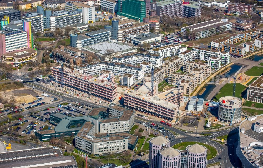 Essen from the bird's eye view: Construction site for the office building of Funke Media Group on Berliner Platz in Essen in the state of North Rhine-Westphalia. Executing construction company is Hochtief Aktiengesellschaft