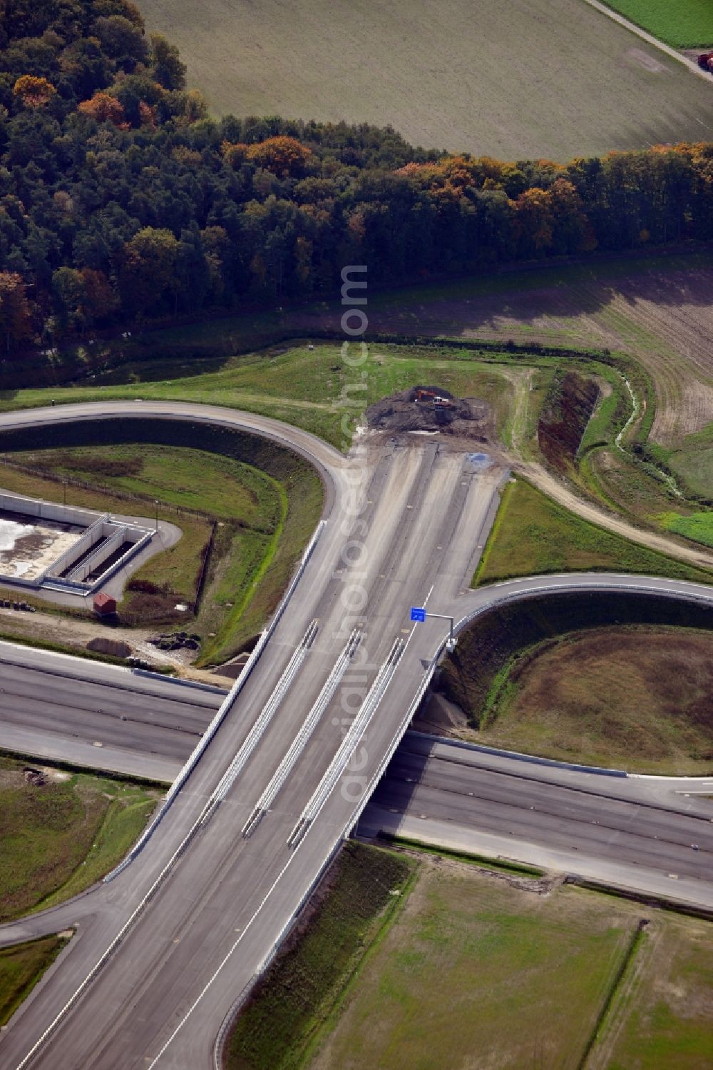 Aerial photograph Bielefeld - Construction site for the expansion of traffic flow on the motorway BAB A 33 - federal street B61 in the district Brackwede in Bielefeld in the state North Rhine-Westphalia, Germany