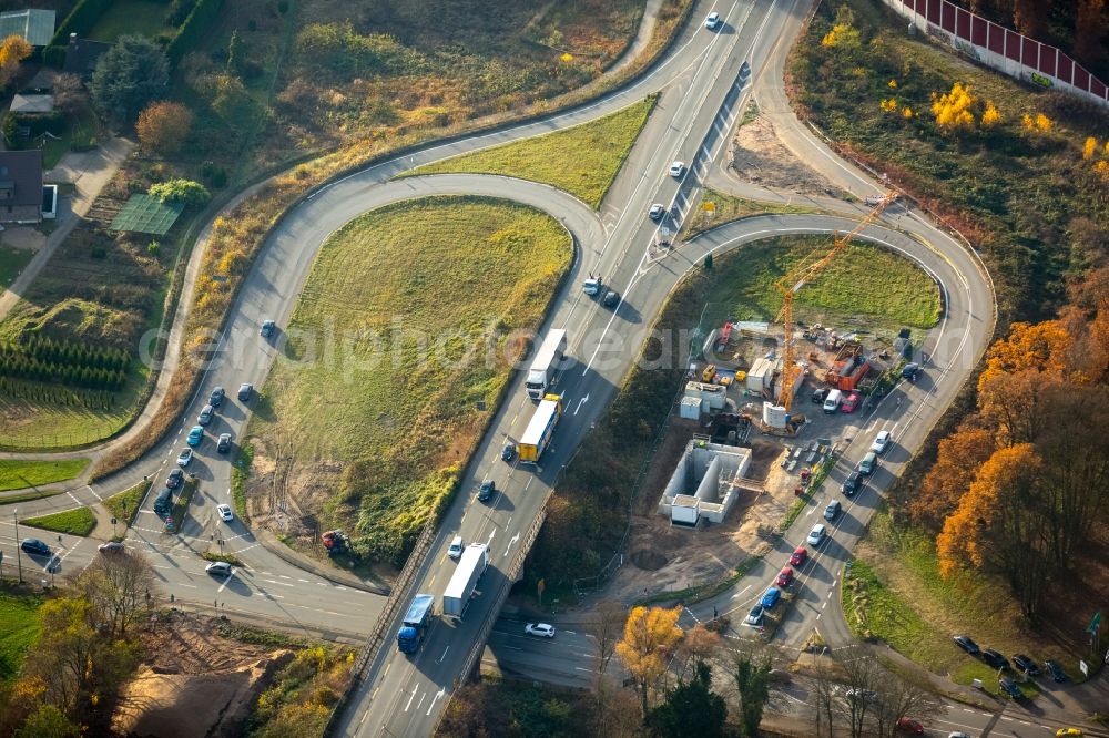 Duisburg from above - Construction site for the expansion of traffic flow on the motorway BAB A B288 Krefelder street in the district Duisburg Sued in Duisburg in the state North Rhine-Westphalia