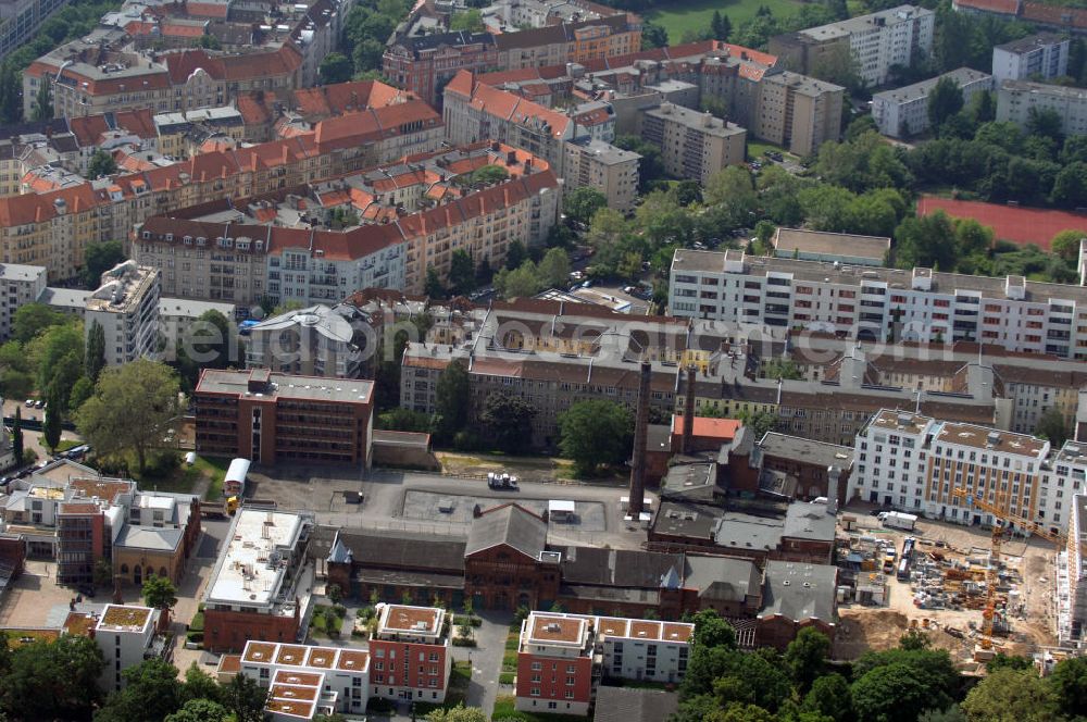 Aerial image Berlin - Blick auf das Wohngebiet Viktoria Quartier am Viktoria Park in Berlin- Kreuzberg. Der Wohn- und Geschäftshausbau an der Methfesselstraße (ehem. Schultheiß-Brauerei) am Kreuzberg in Berlin-Kreuzberg erfolgte u.a. durch die Baywobau Berlin. View of the Victorian residential district on Victoria Park in Berlin-Kreuzberg.