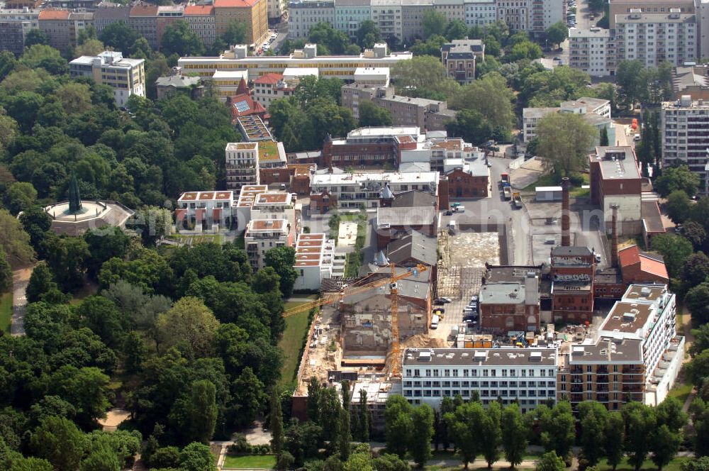 Berlin from the bird's eye view: Blick auf das Wohngebiet Viktoria Quartier am Viktoria Park in Berlin- Kreuzberg. Der Wohn- und Geschäftshausbau an der Methfesselstraße (ehem. Schultheiß-Brauerei) am Kreuzberg in Berlin-Kreuzberg erfolgte u.a. durch die Baywobau Berlin. View of the Victorian residential district on Victoria Park in Berlin-Kreuzberg.