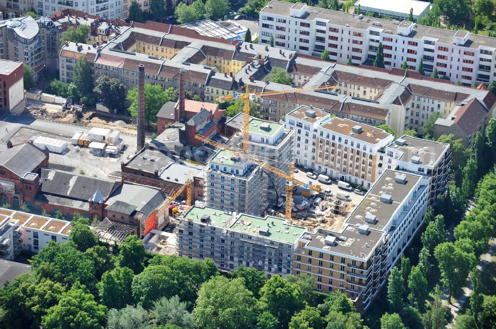 Aerial image Berlin Kreuzberg - Blick auf das Wohngebiet Viktoria Quartier am Viktoria Park in Berlin- Kreuzberg. Der Wohn- und Geschäftshausbau an der Methfesselstraße (ehem. Schultheiß-Brauerei) am Kreuzberg in Berlin-Kreuzberg erfolgte u.a. durch die Baywobau Berlin. View of the Victorian residential district on Victoria Park in Berlin-Kreuzberg.