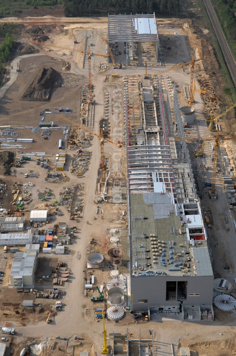 Aerial image Eisenhüttenstadt - View at the premises of the factory for corrugated base paper Propapier PM2 GmbH factory in Eisenhuettenstadt in Brandenburg