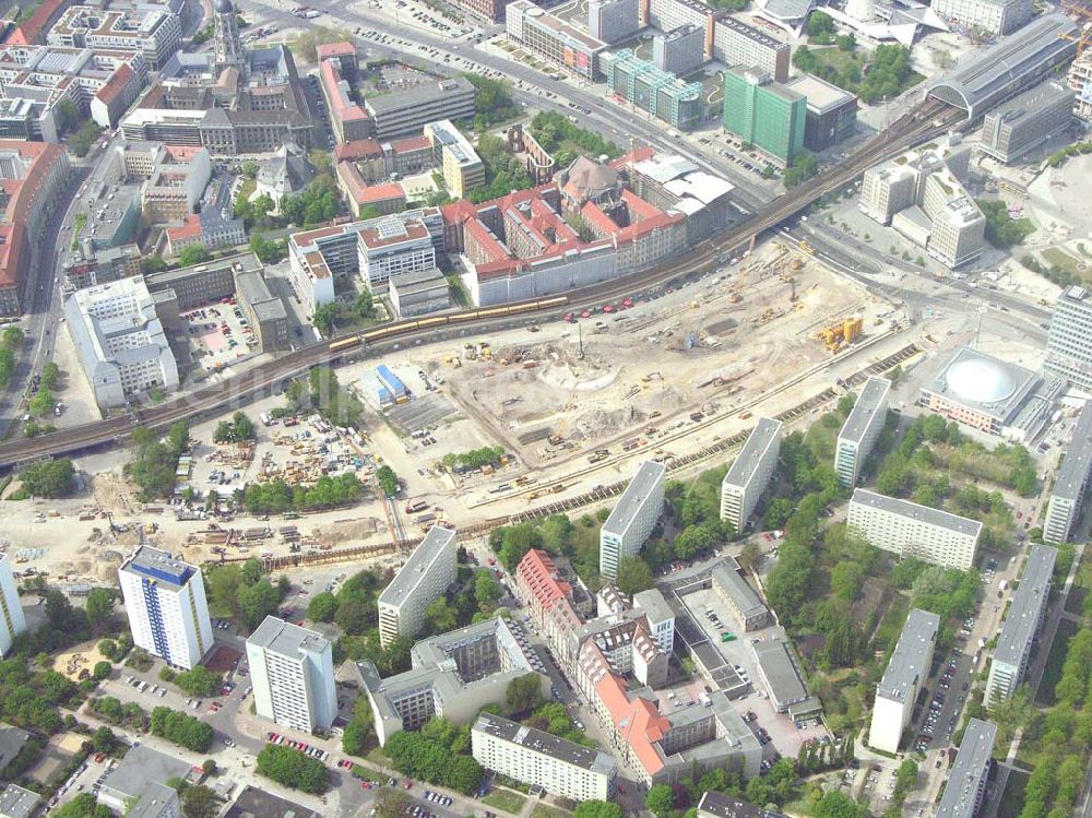 Berlin from the bird's eye view: Berlin/Mitte Blick auf die Baufläche in der Dirksenstraße direkt am Alexanderplatz in Berlin-Mitte. Bau eines Büro- und Einkaufszentrums durch eine portugisische Unternehmensgruppe. Projektsteuerung: Intertec, Katharina-Heinroth-Ufer 1, 10787 Berlin (25411300), Architekten: Ortner & Ortner, Leibnitzstraße 60 in 10629 Berlin - Tel.: 0302848860