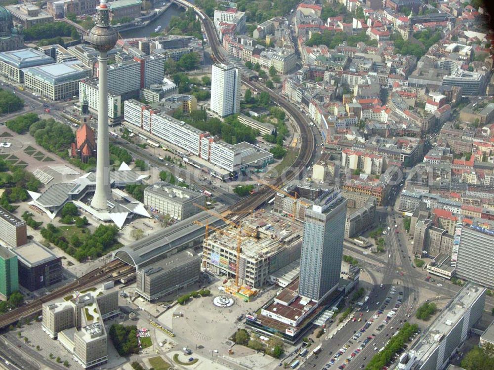 Aerial image Berlin - Berlin/Mitte Blick auf die Baufläche in der Dirksenstraße direkt am Alexanderplatz in Berlin-Mitte. Bau eines Büro- und Einkaufszentrums durch eine portugisische Unternehmensgruppe. Projektsteuerung: Intertec, Katharina-Heinroth-Ufer 1, 10787 Berlin (25411300), Architekten: Ortner & Ortner, Leibnitzstraße 60 in 10629 Berlin - Tel.: 0302848860