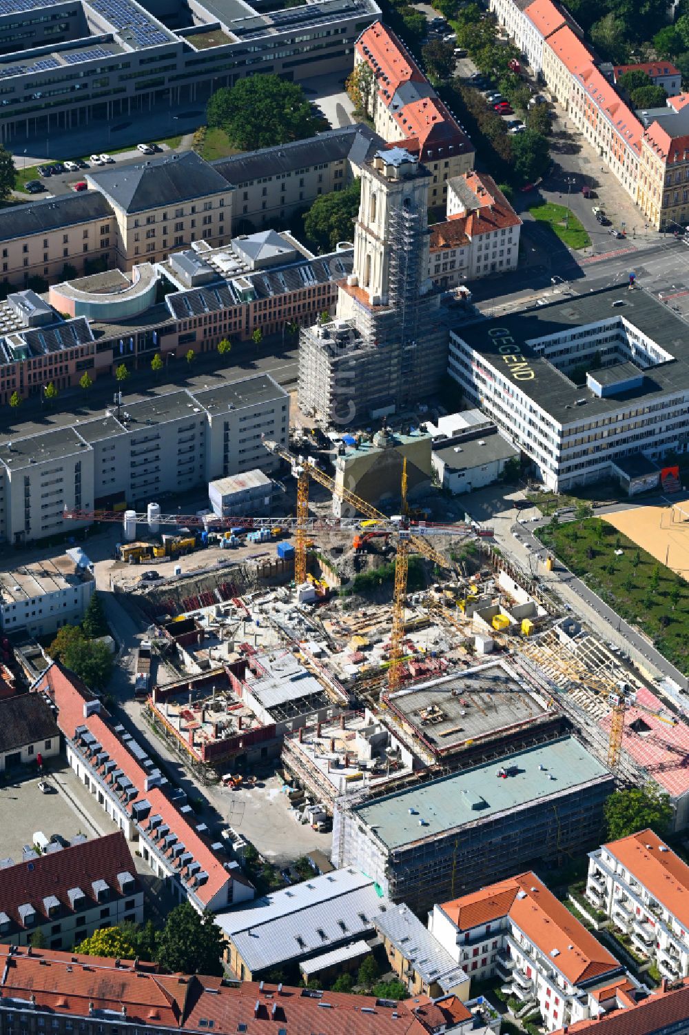 Potsdam from the bird's eye view: Construction site for the new residential and commercial building quarter along the art and creative quarter Alte Feuerwache on Spornstrasse in the district Noerdliche Innenstadt in Potsdam in the state Brandenburg, Germany