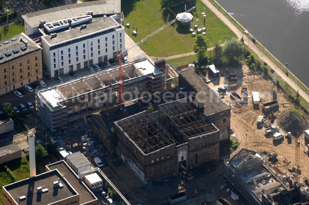 Aerial image Potsdam - Baustelle der Wohnanlage Residence Au Rivage an der Zeppelinstraße, ein Projekt der Prinz von Preussen Grundbesitz AG am Havelufer in Potsdam-West. Construction area of the housing complex Residence Au Rivage, a project by Prinz von Preussen Grundbesitz AG at the Havel river in Potsdam-West.