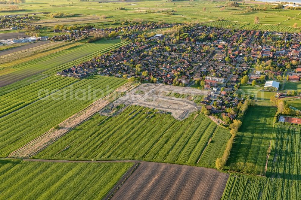 Drochtersen from above - Construction site residential area of a??a??a multi-family and single-family housing estate Kehdinger Heimat in Drochtersen in the state Lower Saxony, Germany