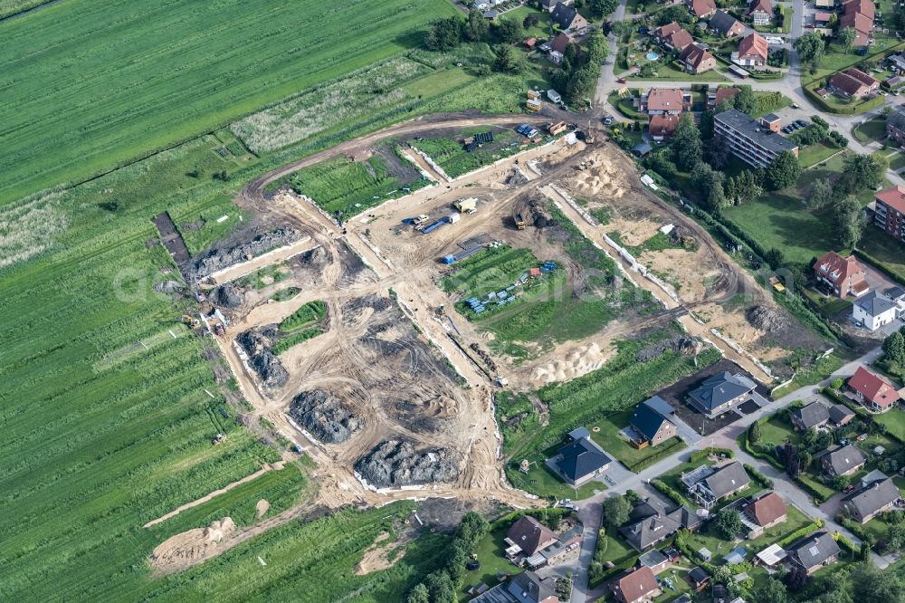 Drochtersen from the bird's eye view: Construction site residential area of a??a??a multi-family and single-family housing estate Kehdinger Heimat in Drochtersen in the state Lower Saxony, Germany