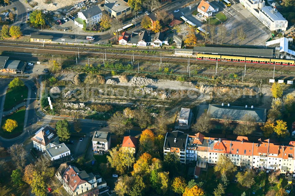 Berlin from the bird's eye view: Residential construction site with multi-family housing development- Am Alten Gueterbahnhof on place Wilhelmsmuehlenweg - Heinrich-Grueber-Platz in Berlin, Germany