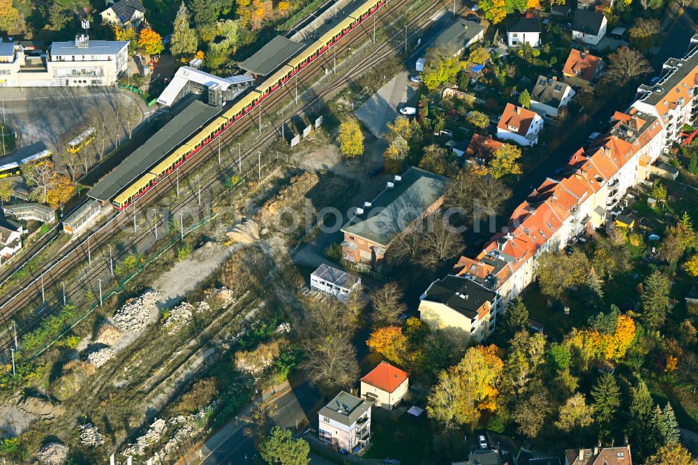 Berlin from above - Residential construction site with multi-family housing development- Am Alten Gueterbahnhof on place Wilhelmsmuehlenweg - Heinrich-Grueber-Platz in Berlin, Germany