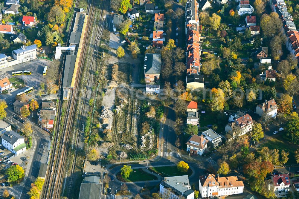 Berlin from the bird's eye view: Residential construction site with multi-family housing development- Am Alten Gueterbahnhof on place Wilhelmsmuehlenweg - Heinrich-Grueber-Platz in Berlin, Germany