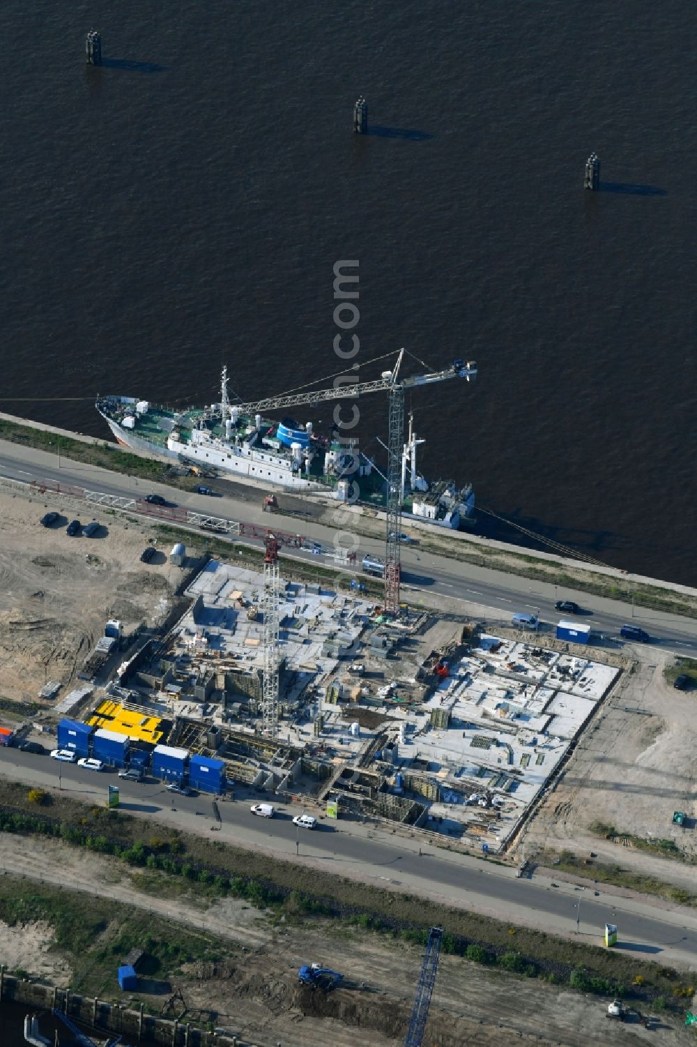 Hamburg from above - Residential construction site with multi-family housing development on the Baakenallee on Baakenhafen in Hamburg, Germany