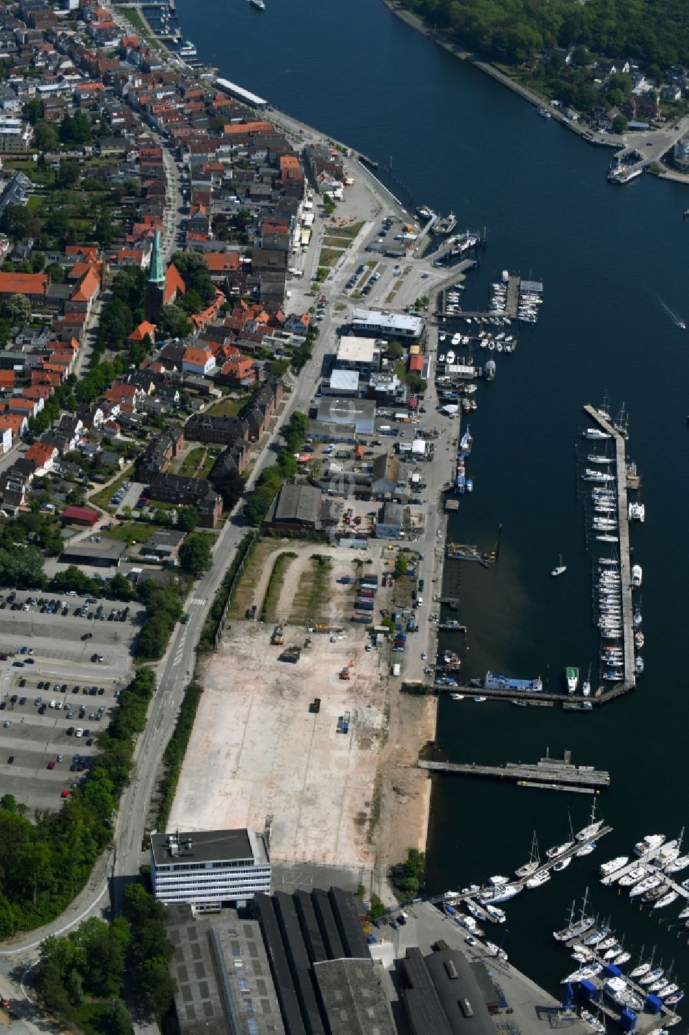 Travemünde from above - Residential construction site with multi-family housing development- on the Auf dem Baggersand in Travemuende in the state Schleswig-Holstein, Germany