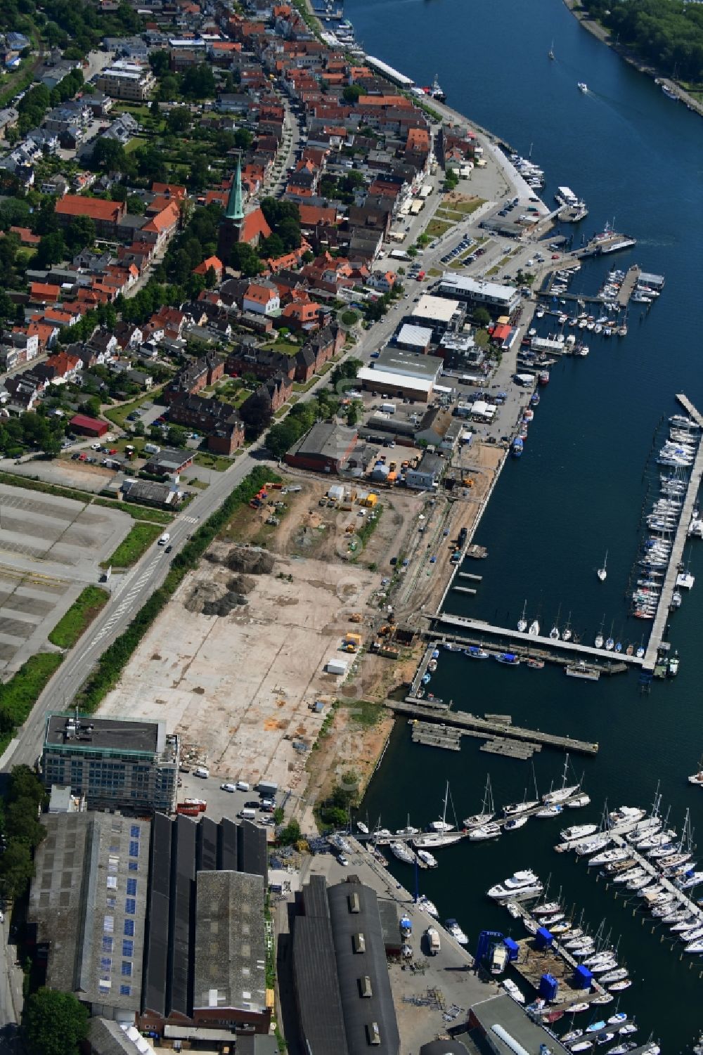 Lübeck from above - Residential construction site with multi-family housing development- on the Auf dem Baggersand in Travemuende in the state Schleswig-Holstein, Germany