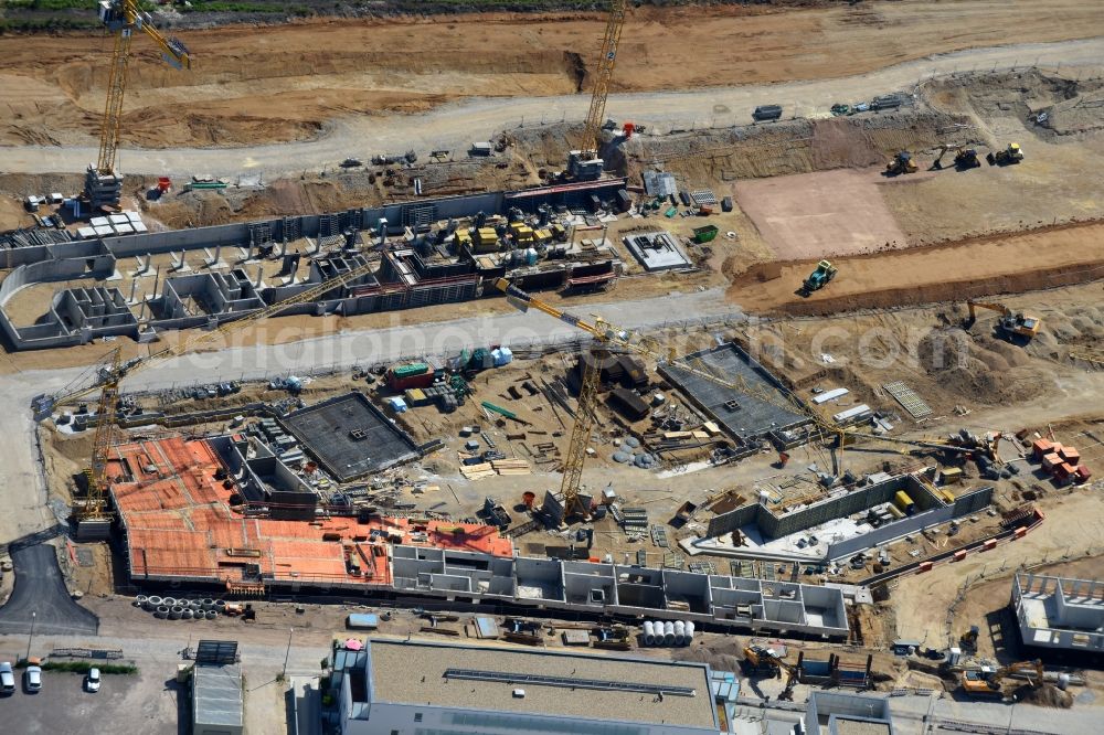 Aerial photograph Regensburg - Residential construction site with multi-family housing development- on the Das DOeRNBERG on Kumpfmuehler Strasse corner Friedrich-Niedermeyer-Strasse in the district Kumpfmuehl-Ziegetsdorf-Neupruell in Regensburg in the state Bavaria, Germany