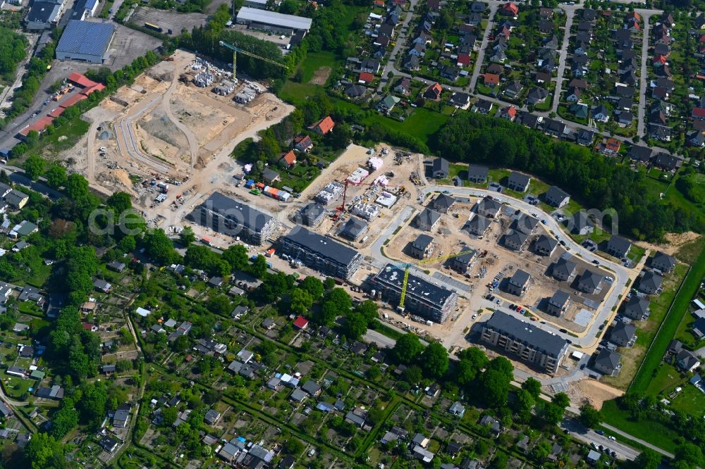 Aerial photograph Rostock - Residential construction site with multi-family housing development- on the Moordieck - on Molkerei along the Neubrandenburger Strasse in the district Brinckmansdorf in Rostock in the state Mecklenburg - Western Pomerania, Germany