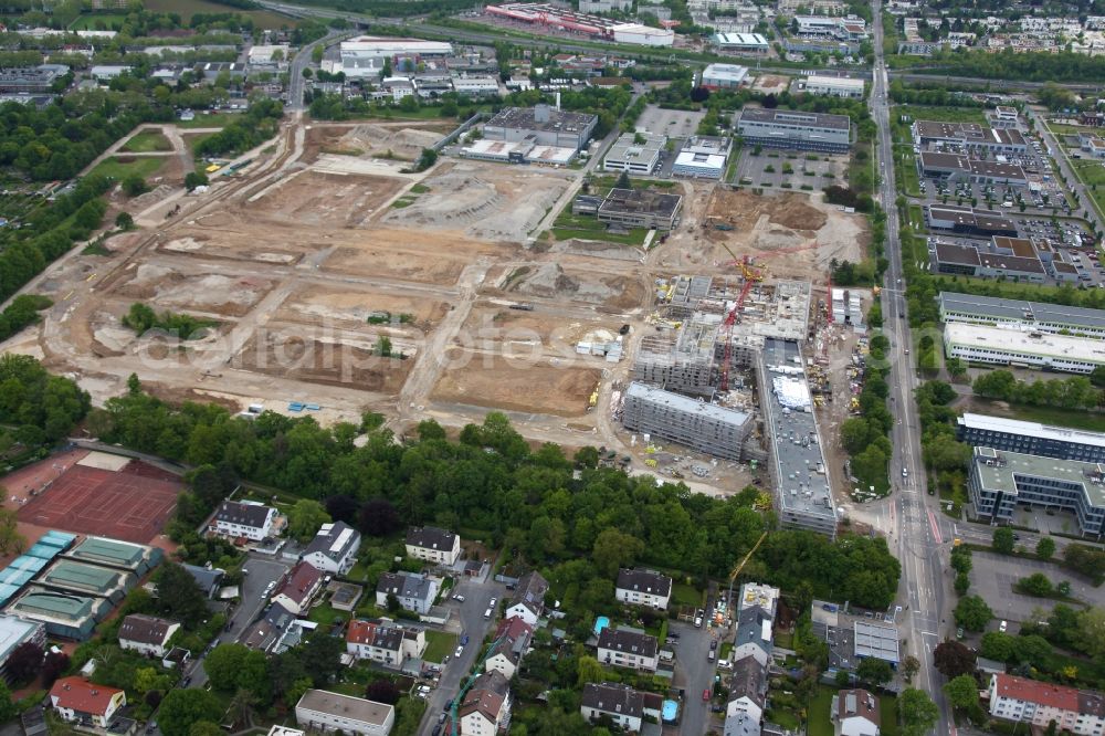 Mainz from the bird's eye view: Residential construction site with multi-family housing development- on the Heiligkreuz-Viertel in the district Weisenau in Mainz in the state Rhineland-Palatinate, Germany