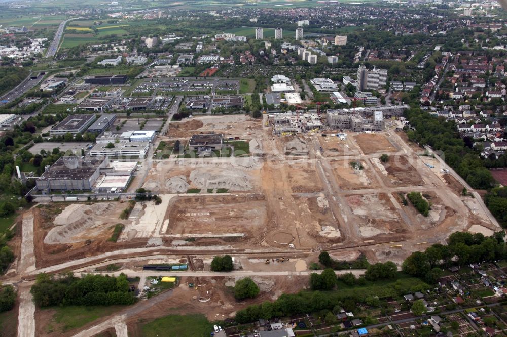 Aerial photograph Mainz - Residential construction site with multi-family housing development- on the Heiligkreuz-Viertel in the district Weisenau in Mainz in the state Rhineland-Palatinate, Germany